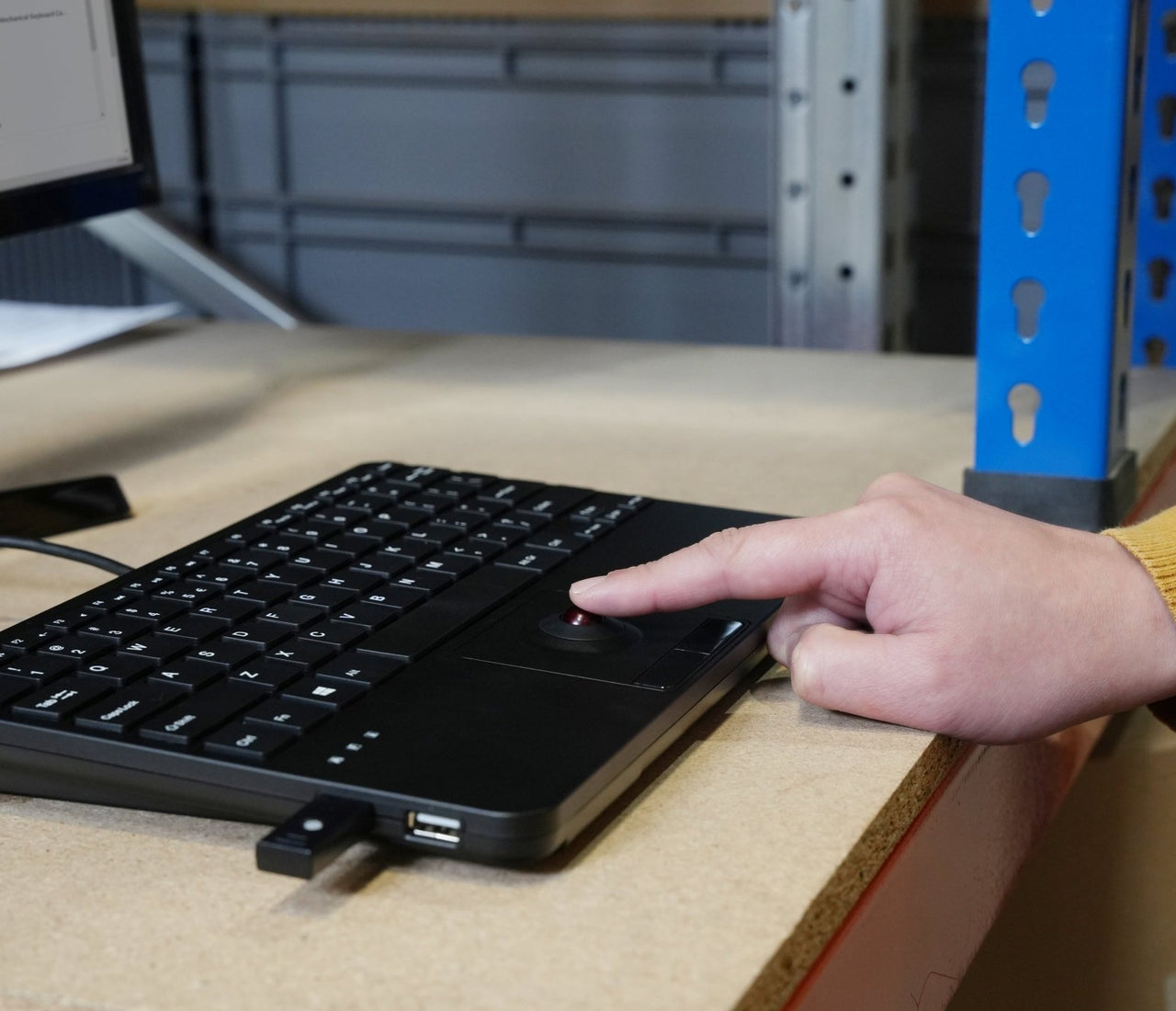 Why Mini Keyboards with Built-in USB Hubs Are Ideal for Modern Workspa ...